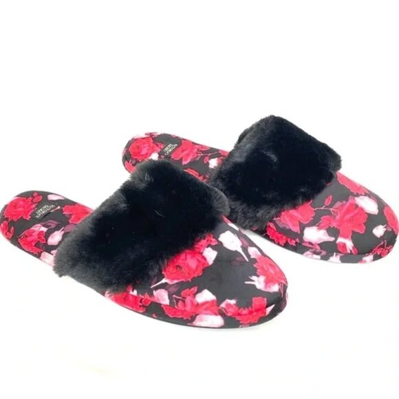 Victoria's Secret Shoes - Victoria's Secret Rose Faux Fur House Slippers M